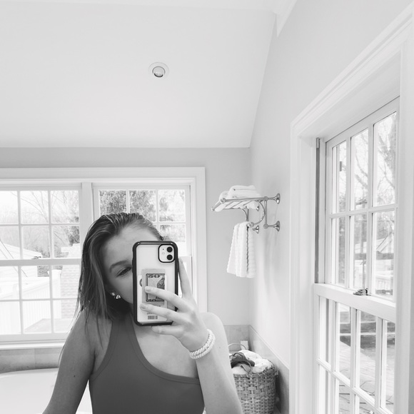 Meet your Posher, Paige - Picture 3 of 4